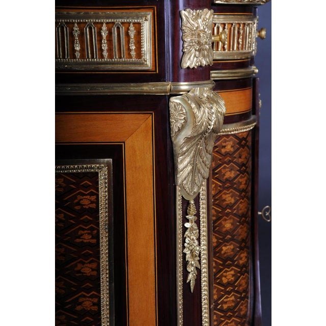 20th Century Louis XVI Style Commode in Style of Jean Henri Riesener For Sale - Image 13 of 18