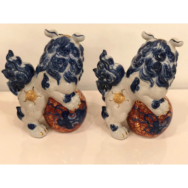 Vintage Blue and White Foo Dogs - a Pair For Sale - Image 4 of 11