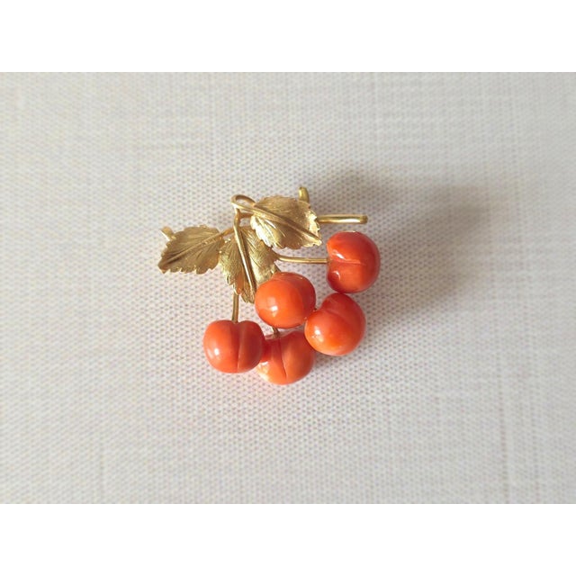 Traditional Vintage 14k Gold Momo Coral Cherry Branch Brooch, Japan, 1980s For Sale - Image 3 of 8