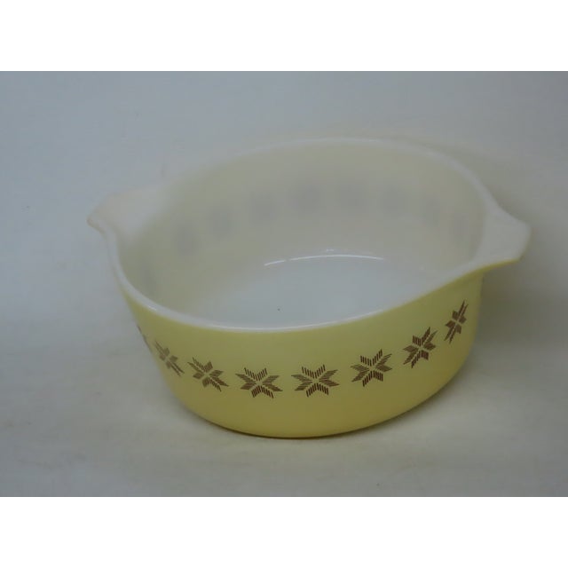 Mid Century Pyrex Town Country Yellow Casserole Dish Cross Stitch Star 4673b For Sale - Image 15 of 15