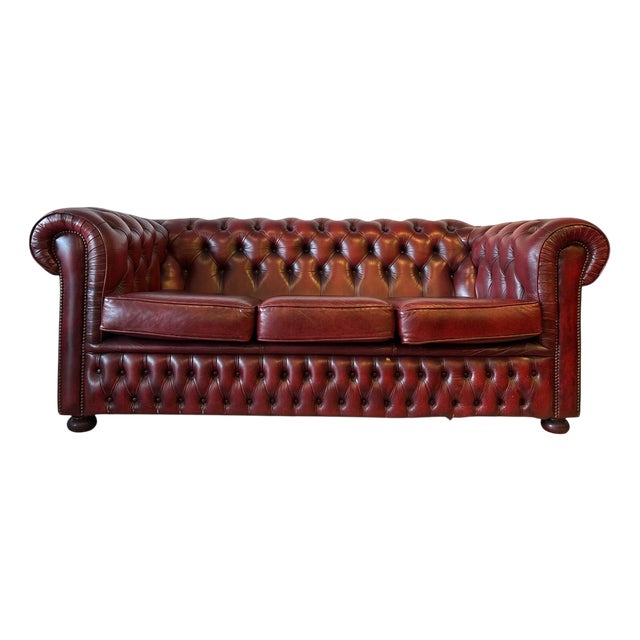 Vintage Chesterfield Sofa in Burgundy Leather For Sale