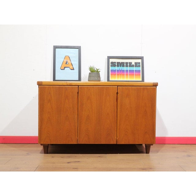 Wood Mid Century Modern Vintage Teak Danish Credenza Sidebaord by Christian Linneber For Sale - Image 7 of 15