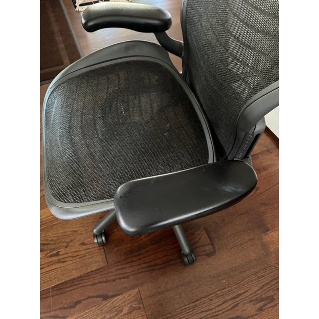 Herman Miller Herman Miller Aeron Size C Ergonomic Office Chair - Adjustable, Black Mesh For Sale - Image 4 of 5