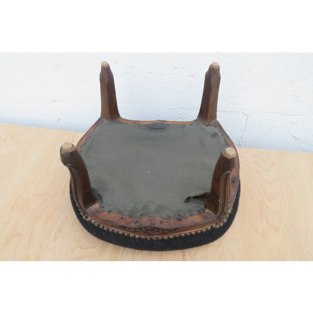 Early 1900s Needlepoint Tapestry Ottoman Footstool Small Bench For Sale In Miami - Image 6 of 13