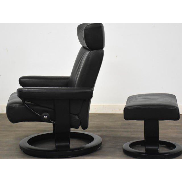 1960s Black Leather Ekornes Stressless Recliner and Ottoman For Sale In Boston - Image 6 of 9