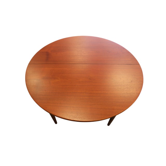 Round Danish Dining Table in Veneered Teak with Extension Leaves, 1960s For Sale - Image 6 of 14