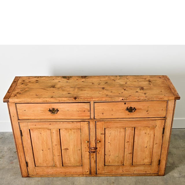 English 19th Century Pine Buffet-Dresser For Sale - Image 4 of 11
