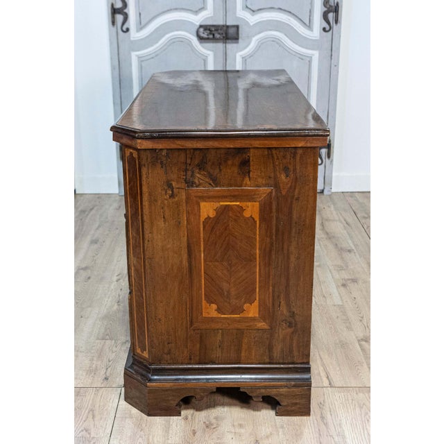 17th Century Italian 1690s Walnut and Ash Three-Drawer Commode with Inlaid Décor For Sale - Image 5 of 17