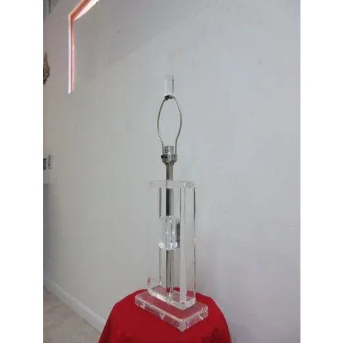 Mid-Century Modern 1980's Mid-Century Lucite Table Lamp For Sale - Image 3 of 9