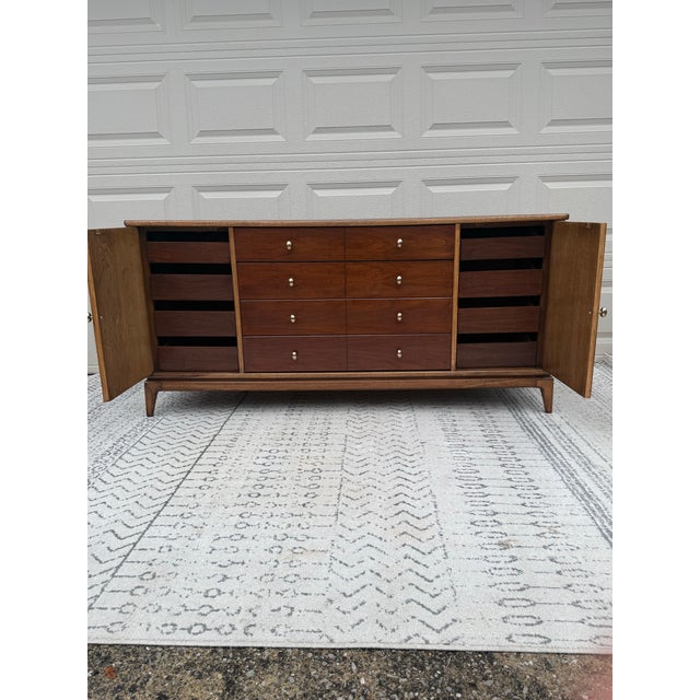 Wood Mid Century Credenza by Broyhill For Sale - Image 7 of 8