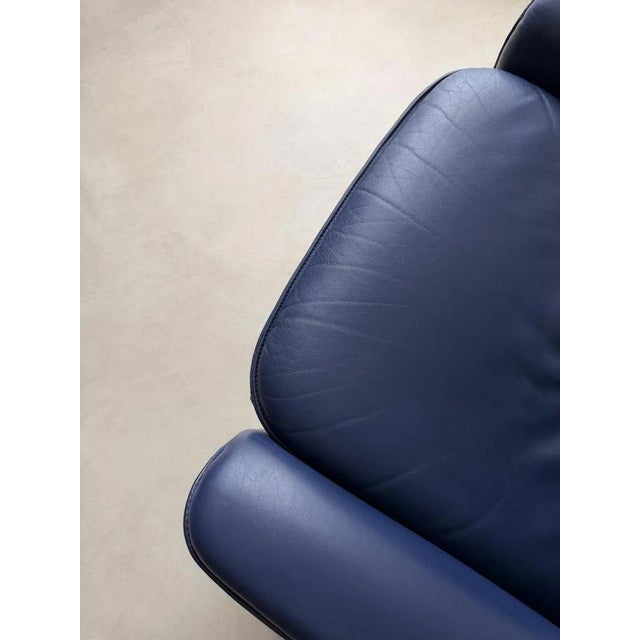 Set of DS 50 Lounge Chair with Ottoman in Dark Blue Leather from de Sede For Sale - Image 17 of 18