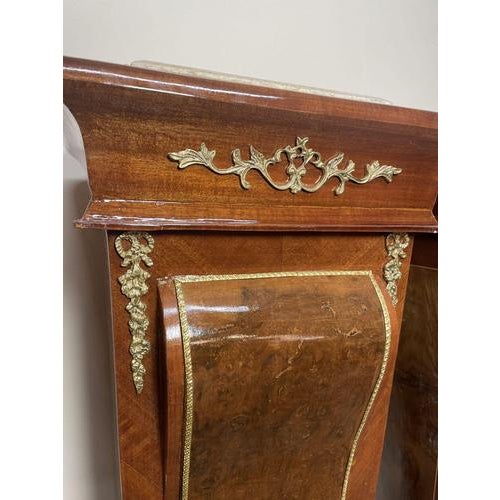 Mahogany and Brass Decorated Pedestals with Marble Tops and Walnut Veneer Panels, Set of 2 For Sale - Image 4 of 6