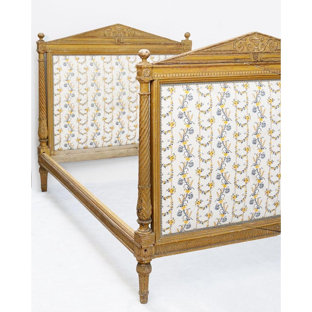 19th Century Louis XVI Carved and Painted Daybed Bed Frame For Sale - Image 4 of 8