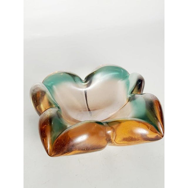 Flower-Shaped Colored Glass Ashtray, Italy, 1960s For Sale - Image 6 of 12