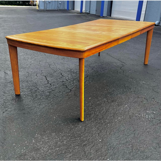 Mid-Century Modern Mid Century Modern Birch Extendable Dining Table With Self-Storing Leafs | in the Style of Heywood-Wakefield For Sale - Image 3 of 12