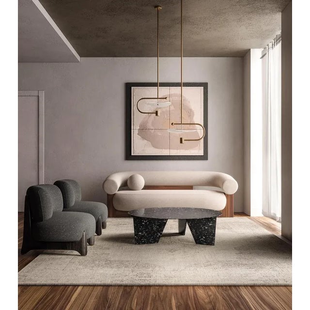 Underpinned by a minimalist and sophistication aesthetic of clean lines.