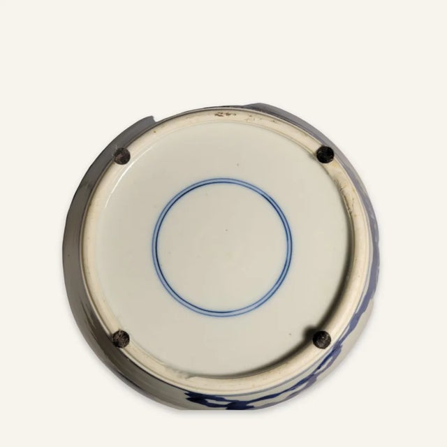 Late 18th Century Pair of Large Blue and White Late 18th Century Chinese Porclain Covered Jars For Sale - Image 5 of 12