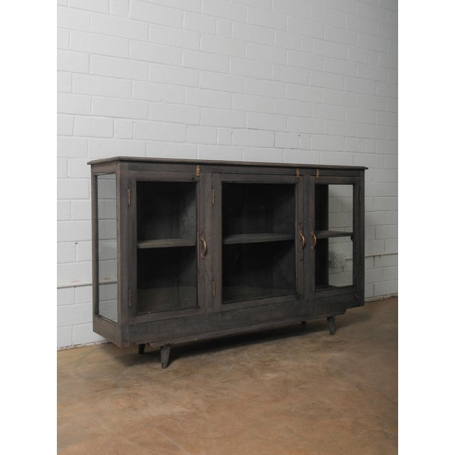 Mid-Century Modern Charcoal-Washed Wooden Glass Cabinet With Brass Details For Sale - Image 3 of 6