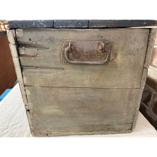 Wood Late 19th Century English Folk Art Painted Box For Sale - Image 7 of 8