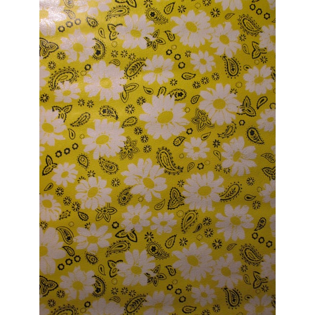 Mid-Century Modern United DeSoto Yellow Daisy Paisley 1970s Vintage Wallcovering For Sale - Image 3 of 4
