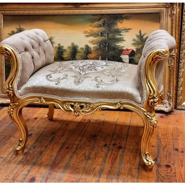 Rococo 1990s Rococo Tufted Bench – Light Gray Upholstery With Gold Leaf Frame For Sale - Image 3 of 4