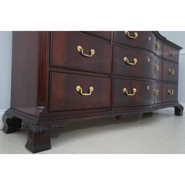 Thomasville Chippendale Style Mahogany Dresser W. Mirror For Sale In Philadelphia - Image 6 of 18