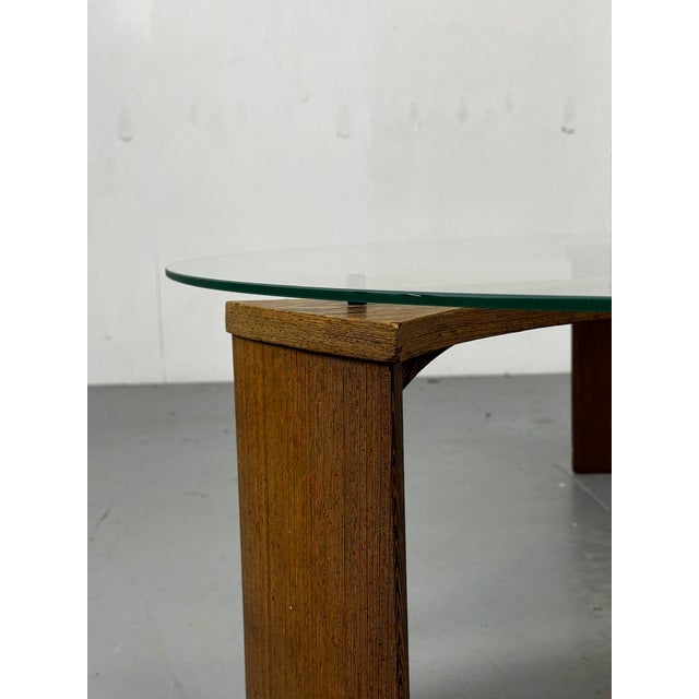 Mid-Century Modernist Round Wenge and Glass Coffee Table, 1960s For Sale - Image 4 of 16