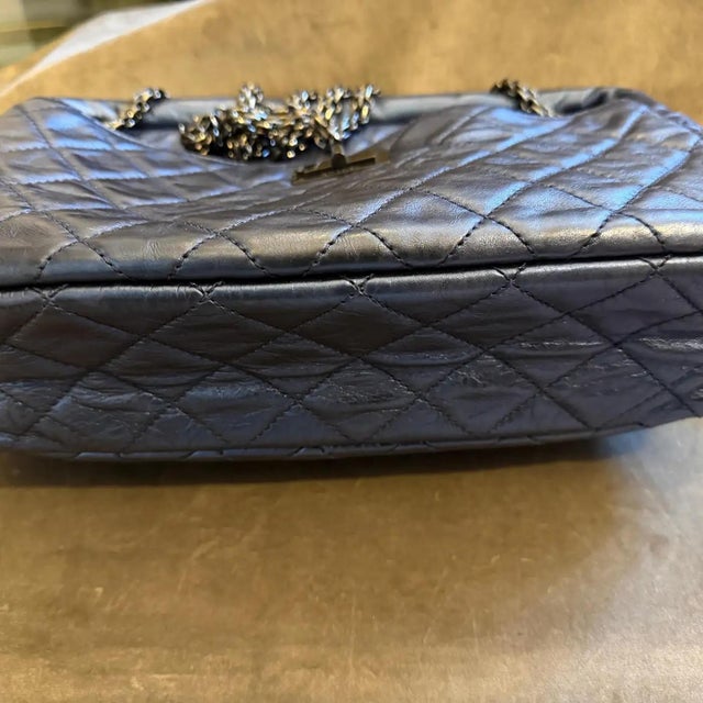 Mid-Century Modern Iconic Chanel 2.55 Blue Metallic Leather and Black Chain Shoulder Bag For Sale - Image 3 of 17