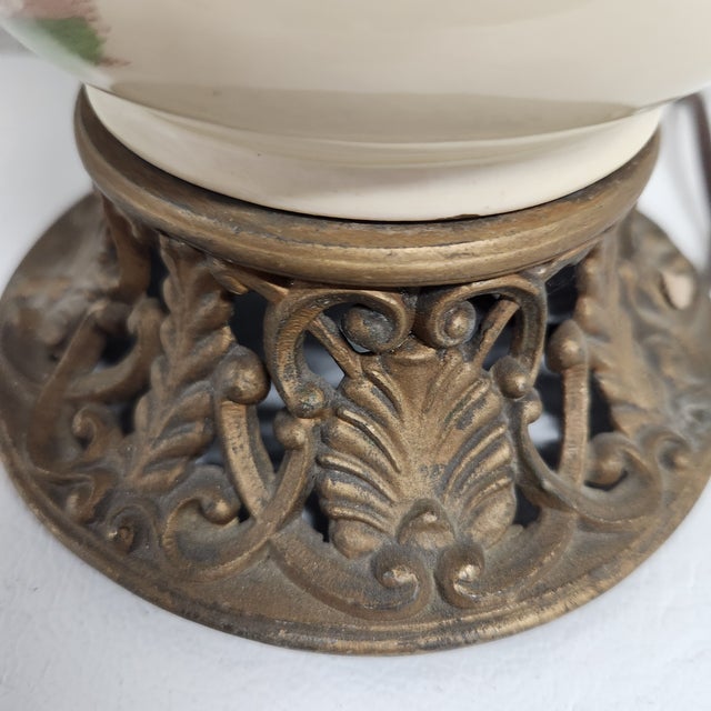 Vintage Chinoiserie Porcelain Table Lamp With Pheasant Motif and Ornate Cast Base, Mid-20th Century For Sale In Chicago - Image 6 of 7