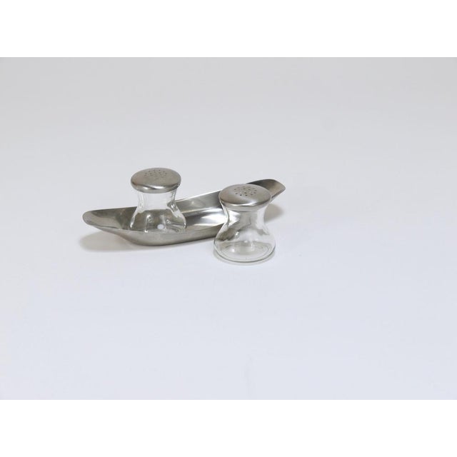 1950s Mid-Century Salt Pepper Shakers with Tray attributed to Wilhelm Wagenfeld for WMF, 1950s, Set of 3 For Sale - Image 5 of 18