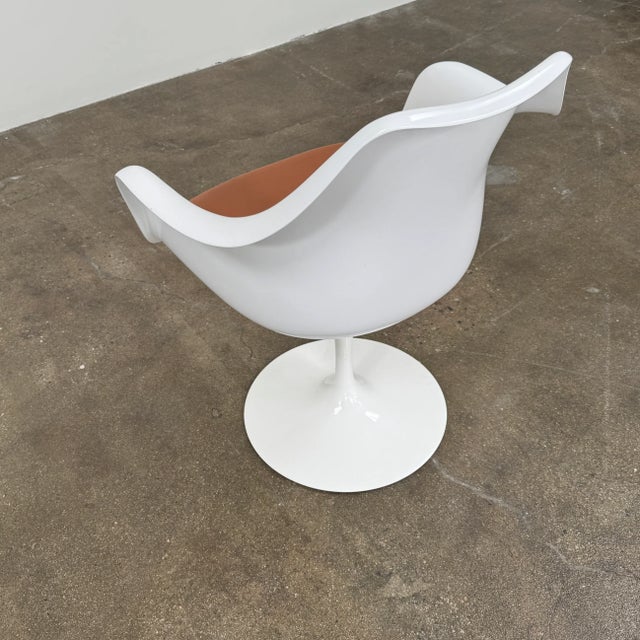 White Knoll Saarinen Tulip Armchair With Vinyl Seat Cushion For Sale - Image 8 of 10