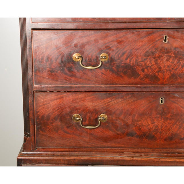 George III 9-Drawer Mahogany Chest on Chest, 18th Century For Sale - Image 4 of 17