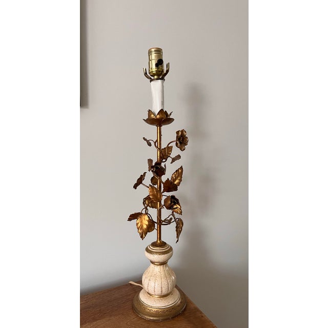 Mid Century Italian Regency Gold Gilt Tole Table Lamp For Sale - Image 4 of 12