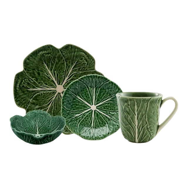 Bordallo Pinheiro Cabbage 16-Piece Dinnerware Set with Mug in Green, Service for Four For Sale