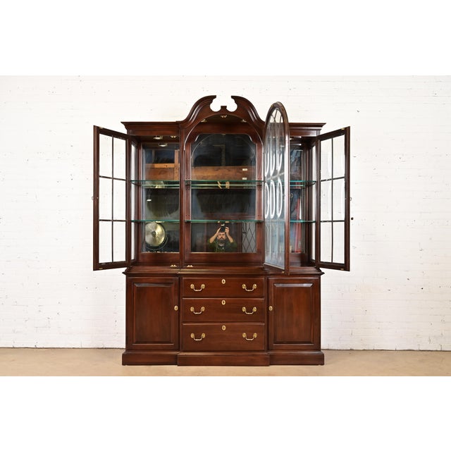 Late 20th Century Ethan Allen Georgian Solid Cherry Wood Breakfront Bookcase Cabinet For Sale - Image 5 of 13