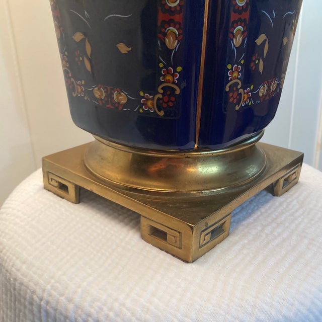 Vintage 29” Hexagonal Chinoiserie Ceramic Table Lamp With Pleated Drum Shade For Sale - Image 6 of 12