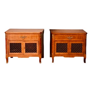 A Pair of Mid 20th Century Henredon French Provincial Pair of Nightstands– Louis XVI Style Walnut, American Fine Furniture For Sale