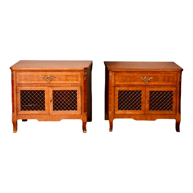 A Pair of Mid 20th Century Henredon French Provincial Pair of Nightstands– Louis XVI Style Walnut, American Fine Furniture For Sale