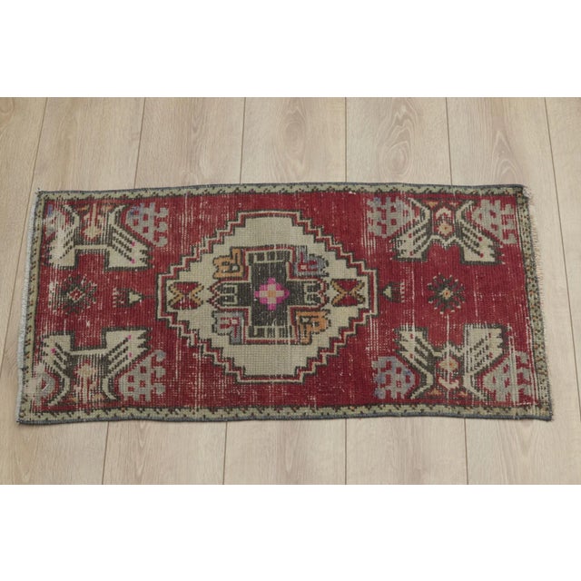 Traditional 1970s Turkish Vintage Medallion Design Red Oushak Rug For Sale - Image 3 of 10