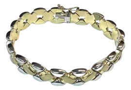 Example of Link and Chain Bracelets in Tampa