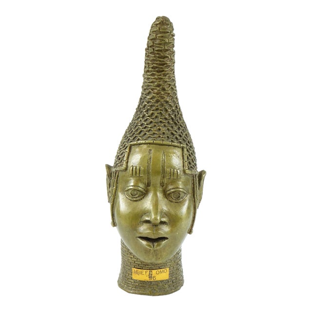 Antique 19th Century African Bronze Sculpture of a Woman For Sale