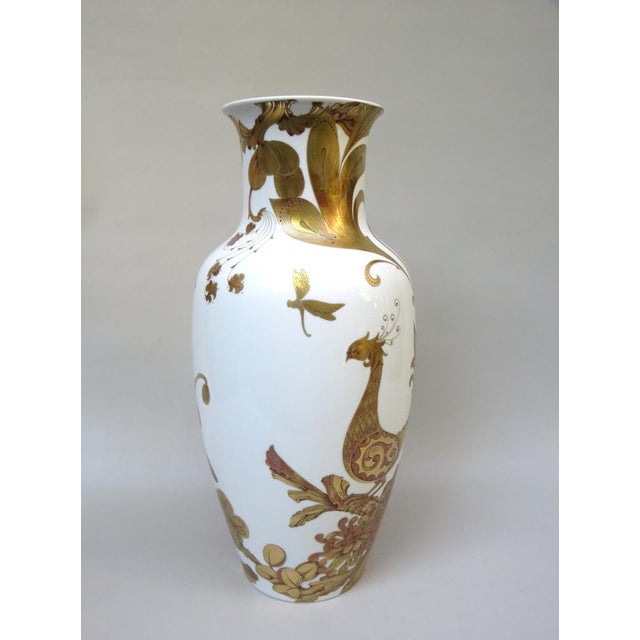 Mid-Century Modern White Gold Porcelain Serenade Floor Vase from Ak Emperor, W. Germany, 1970s For Sale - Image 3 of 18