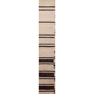 Nazmiyal Collection Minimalist Modern Runner Rug For Sale