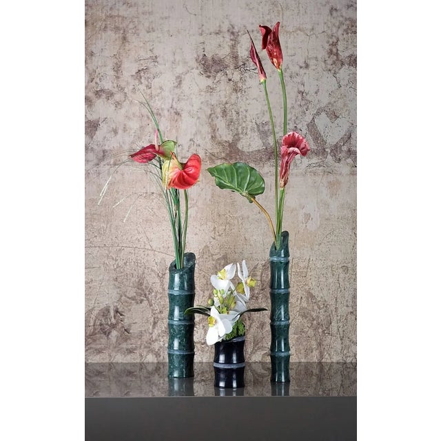 A zigzag line defines the illusory border between art and design. Chiossi crosses it entirely by creating a collection of...