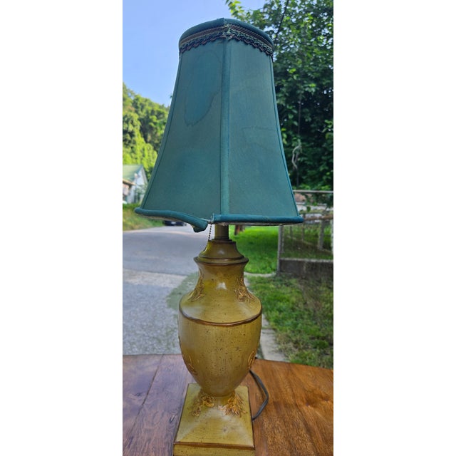 Vintage Hollywood Regency Floral Urn Table Lamp With Green Shade For Sale - Image 4 of 12