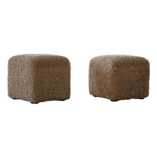 French Mid-Century Modern Cube Ottomans in Lambswool, 1960s, Set of 2 For Sale