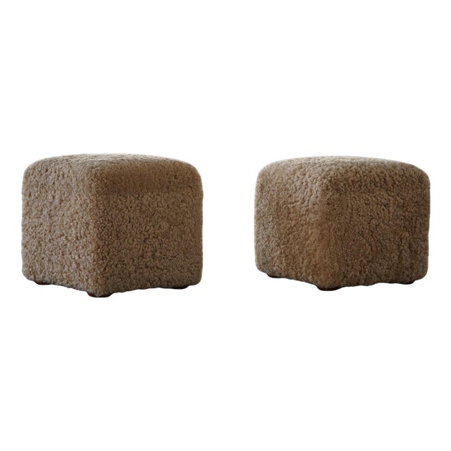 French Mid-Century Modern Cube Ottomans in Lambswool, 1960s, Set of 2 For Sale