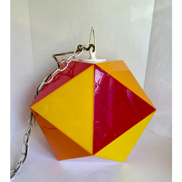 Fredrick Ramond 1963 Fredrick Ramond Geometric Space Age Acrylic Pendant Light For Sale - Image 4 of 10