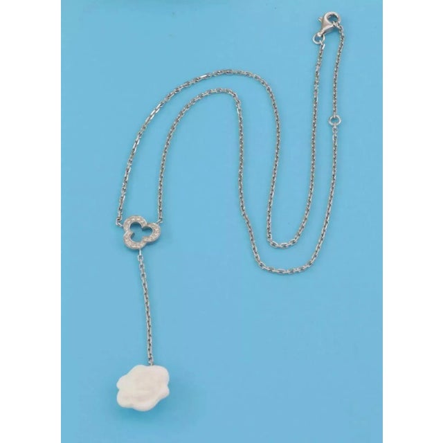 Chanel Chanel Camellia White Agate Diamond 18k White Gold Lariat Necklace For Sale - Image 4 of 10