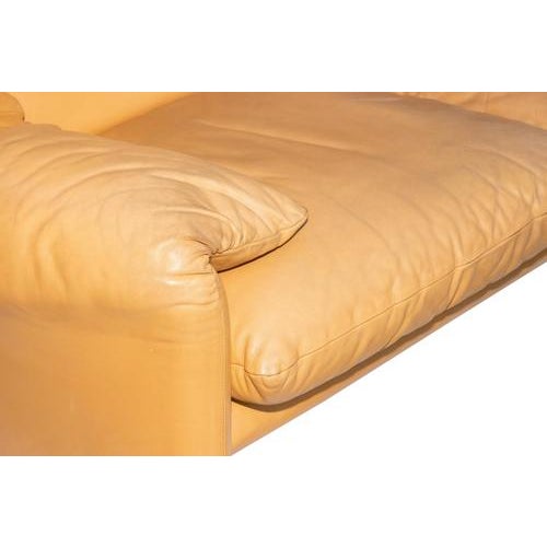 1970s Maralunga Sofas by Vico Magistretti for Cassina, Italy, 1970s, Set of 2 For Sale - Image 5 of 7